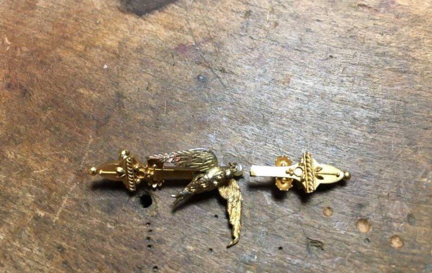 The Repair Shop Episode 9 November 2019 Repairing a Brooch RTFJ