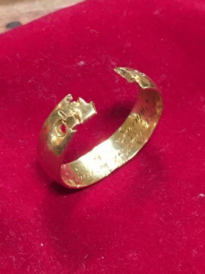 The Repair Shop BBC1 - December 2020 - Gold Diamond Wedding Ring Repair